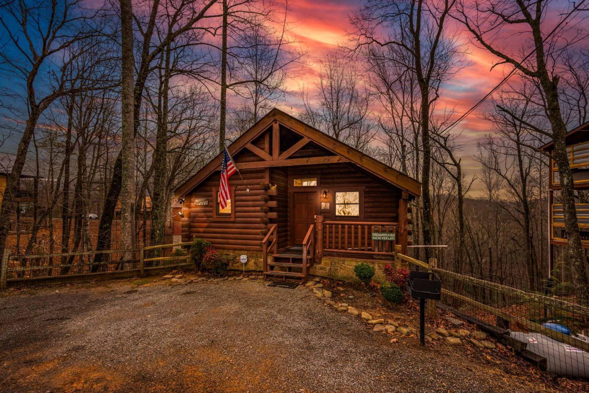 Log Cabin, Hot Tub, Fireplace, Pool Table & Views! Sevierville Bagian luar foto